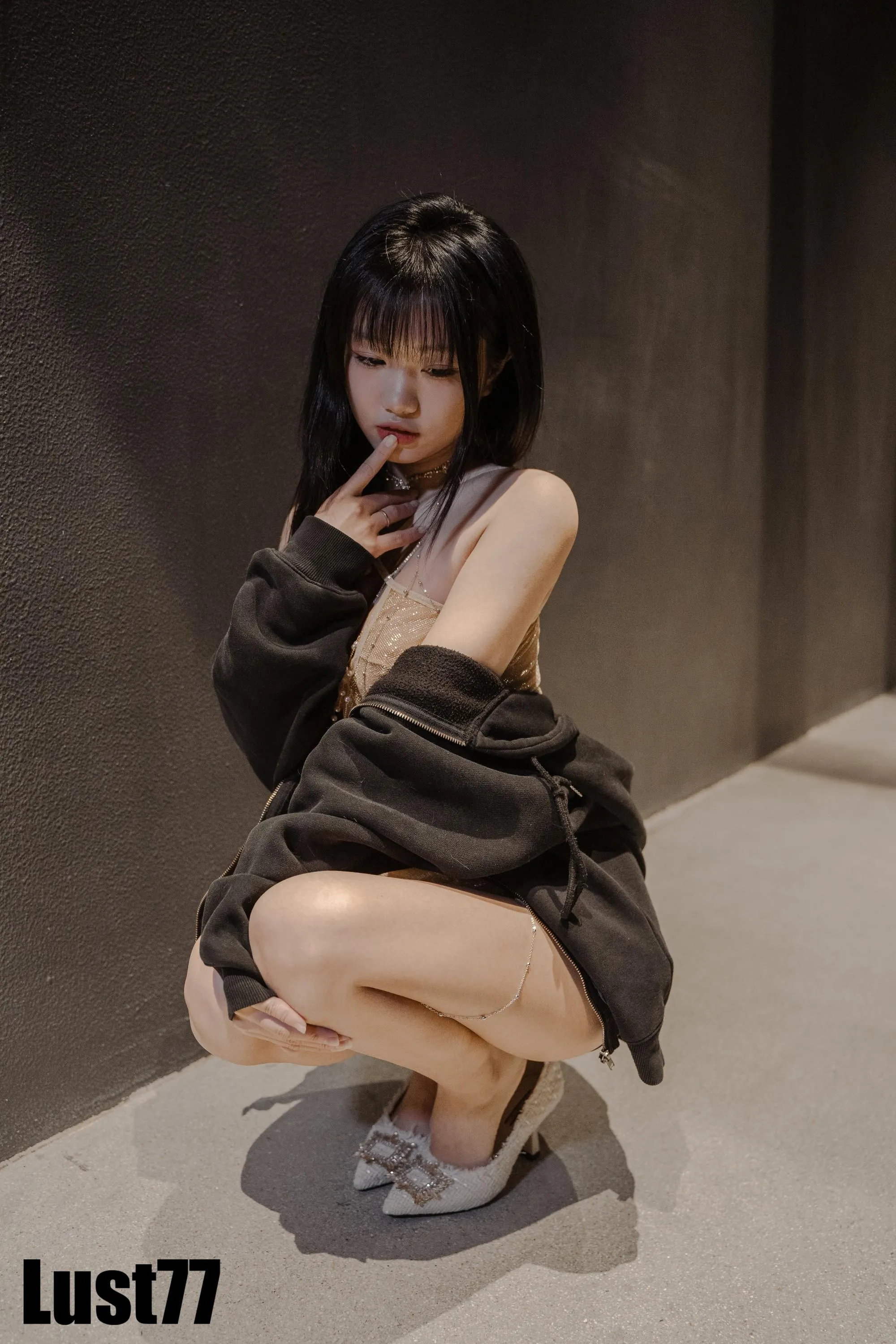 柒柒要乖额 – NO.028 纸醉金迷 [90P]插图8